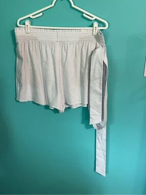#55 NWT Women’s Alice + Olivia Linen Blend White Elastic Waisted Short Size XL